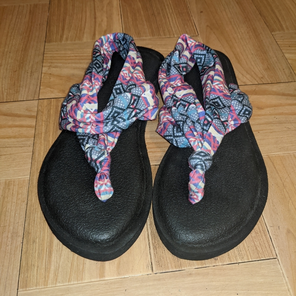 Raya Sun Flip Flops, Size 7, Black with Multi Color Straps